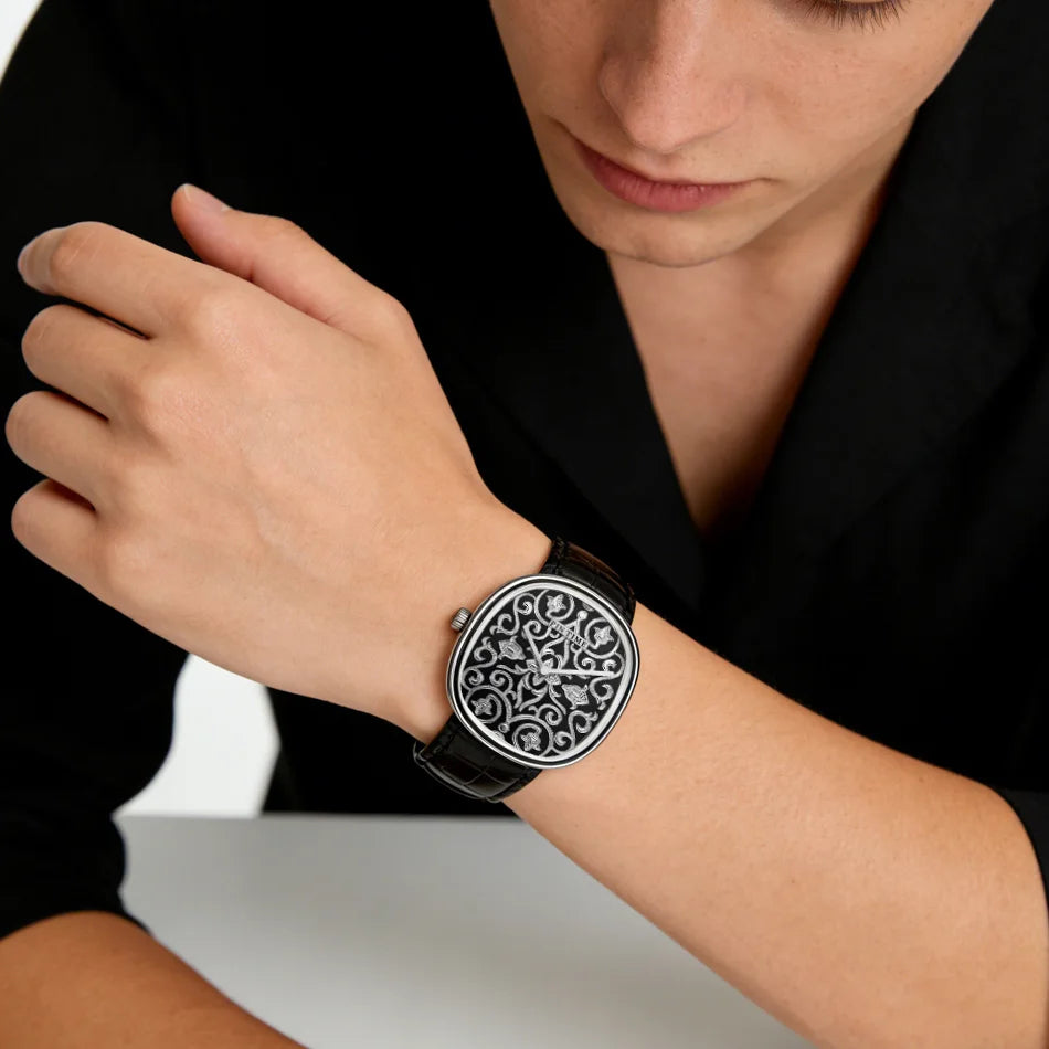 Men Watches Hand Accessories Black Watch with Arabic Pattern Engraving Craftsmanship Gentleman Elegant Men Quartz Wristwatch