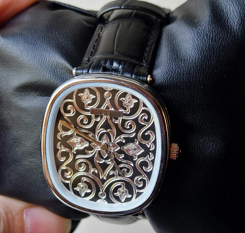 Men Watches Hand Accessories Black Watch with Arabic Pattern Engraving Craftsmanship Gentleman Elegant Men Quartz Wristwatch